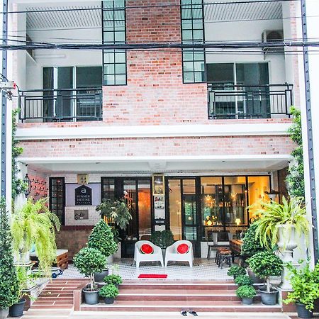 Boutique Summer House Jomtien Beach Extérieur photo